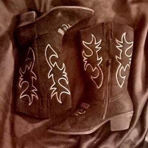 Target Faux Suede Boots with Zipper, Women's Size 9W in Black.